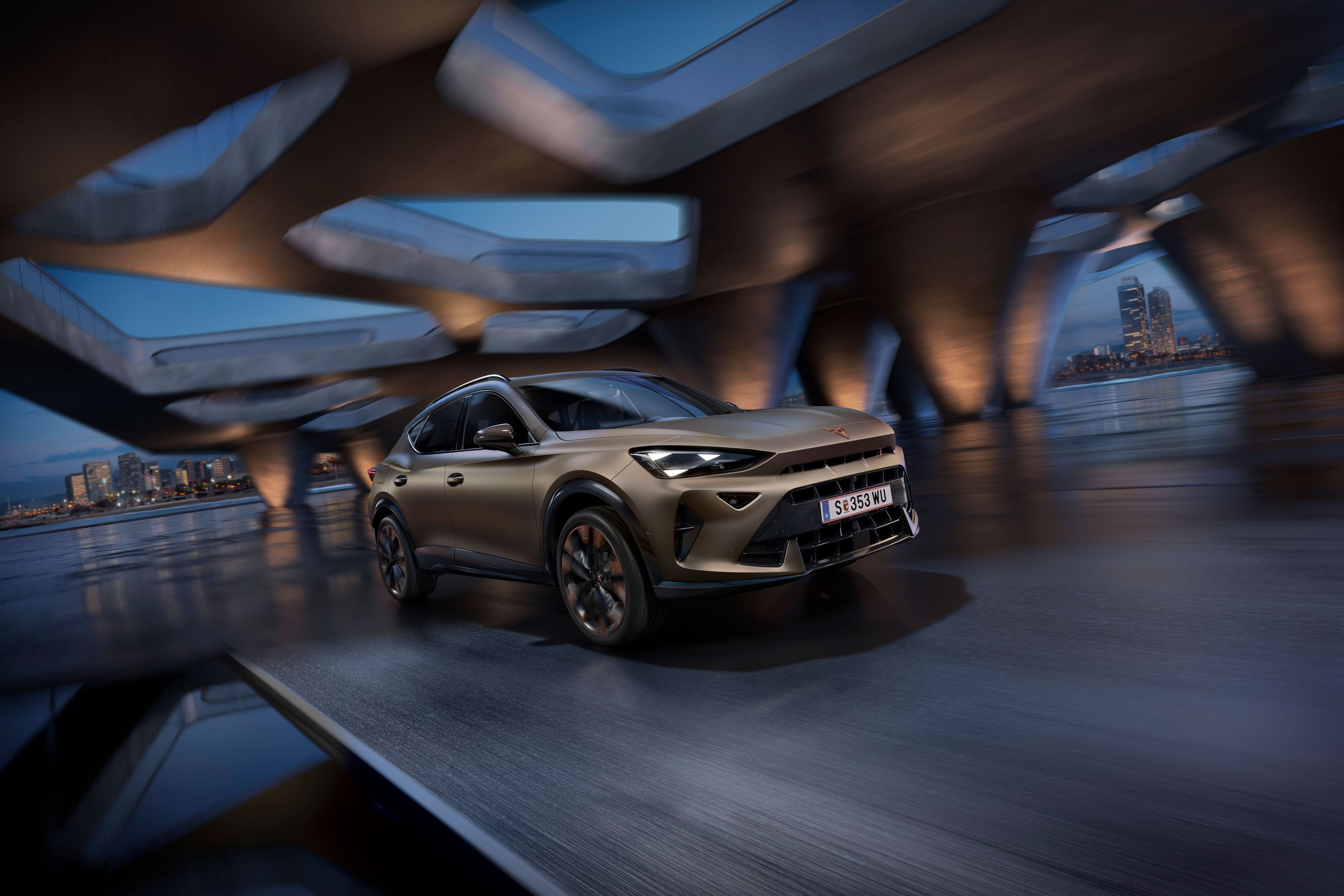 cupra formentor sötét városban