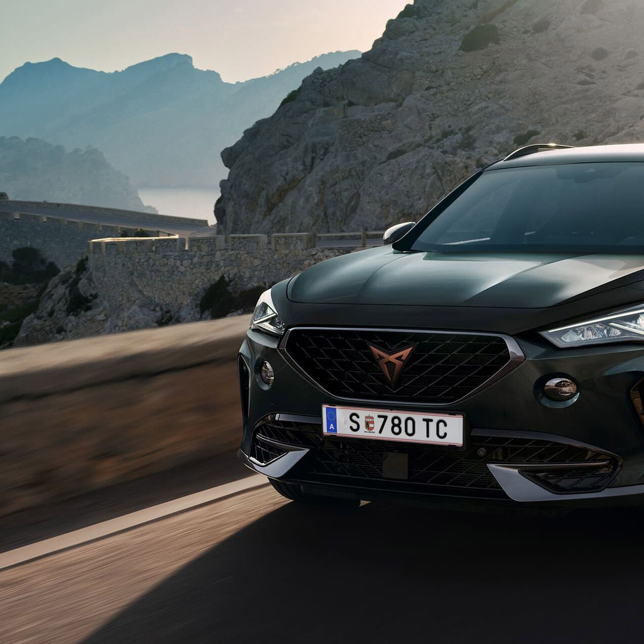 CUPRA Formentor hegyvidékes úton