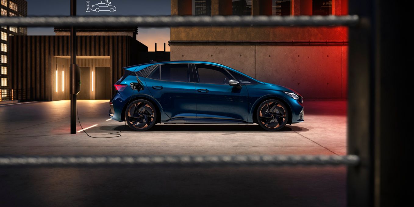 Ein CUPRA Born beim Ladevorgang
