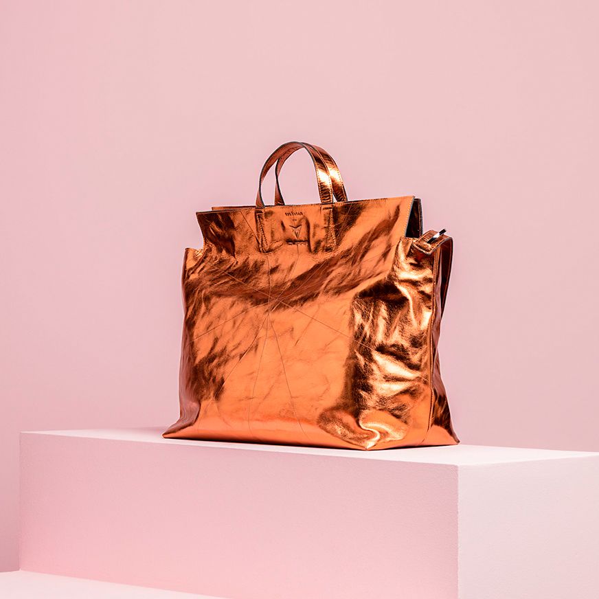 Fényes anyagú táska