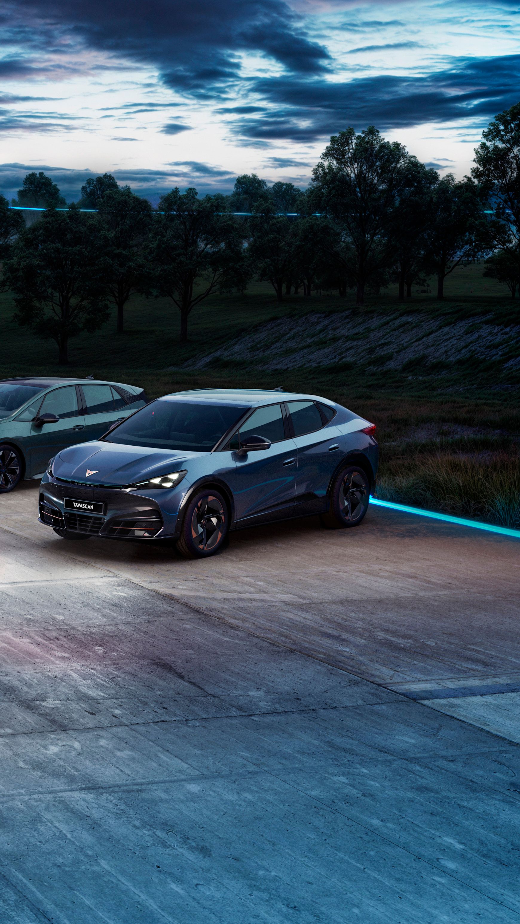 CUPRA modellek sötét erdős környezetben