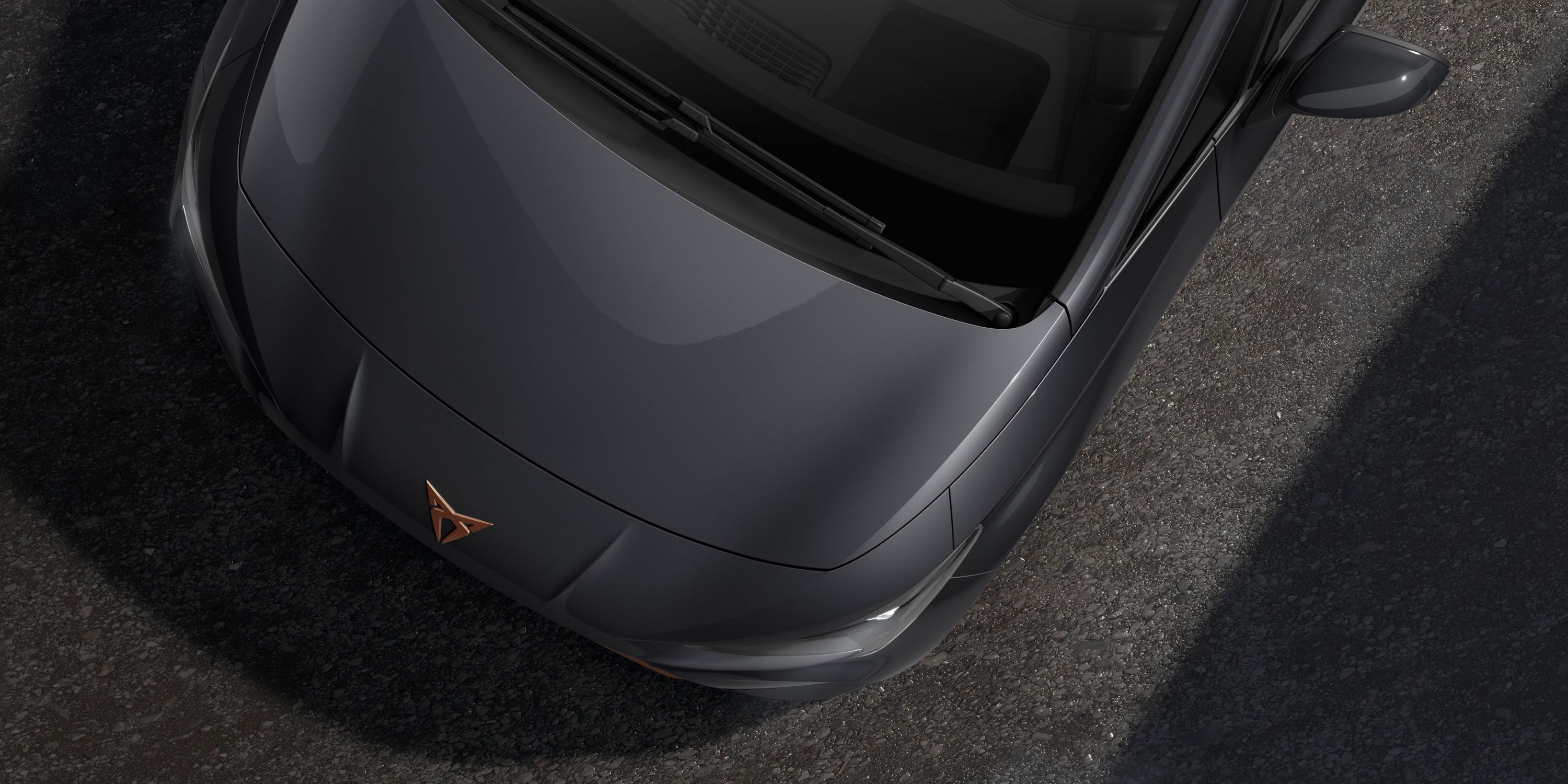 Detailansicht eines CUPRA Born in der Farbe Tambora-Grau Metallic