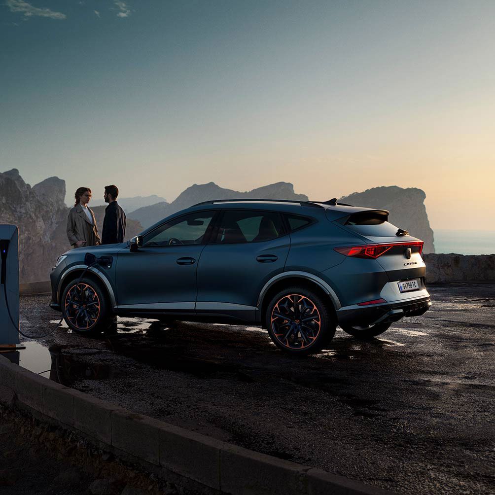 CUPRA Formentor hegyvidékes környezetben