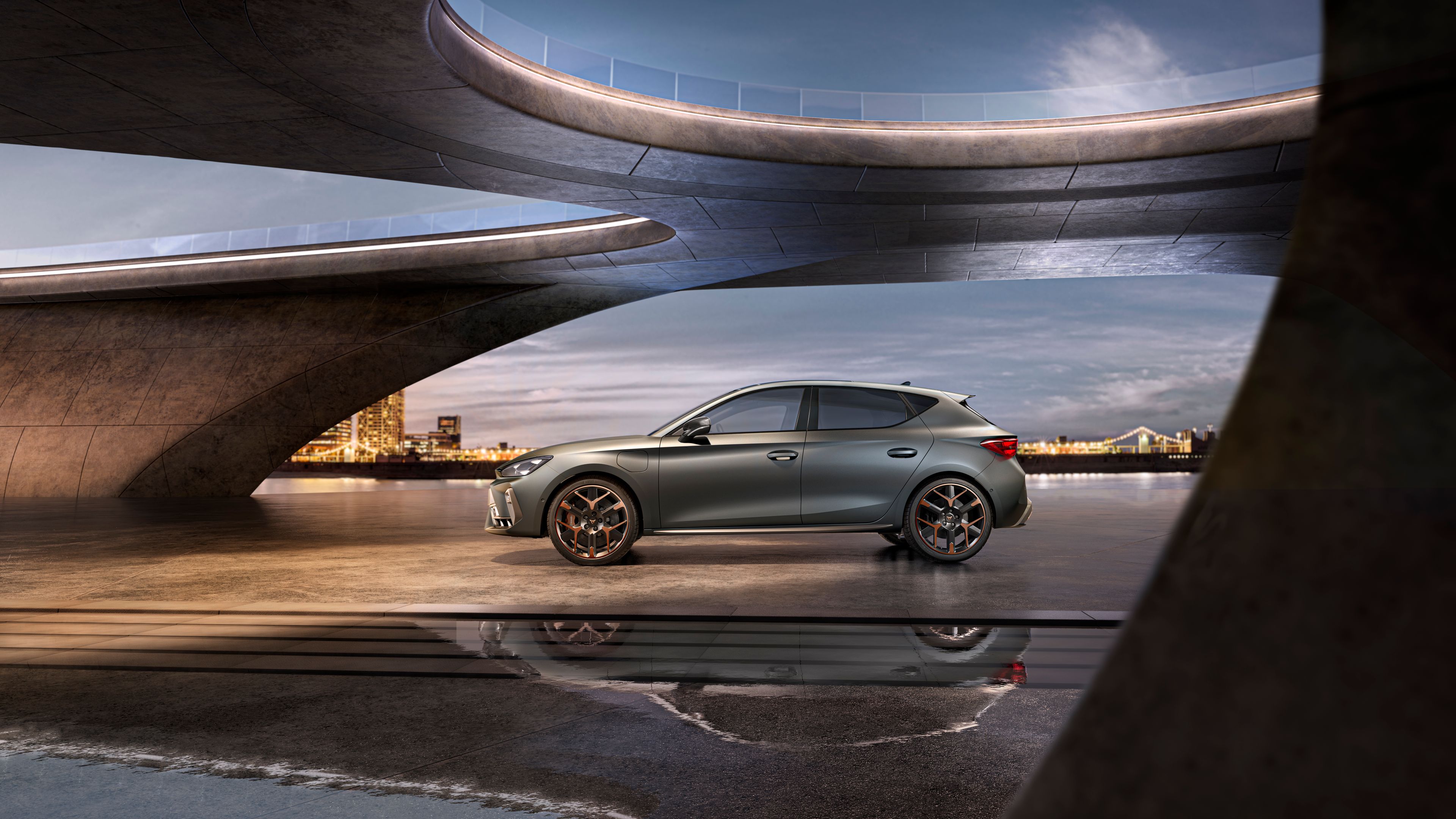 CUPRA leon nyitott tetőtéren