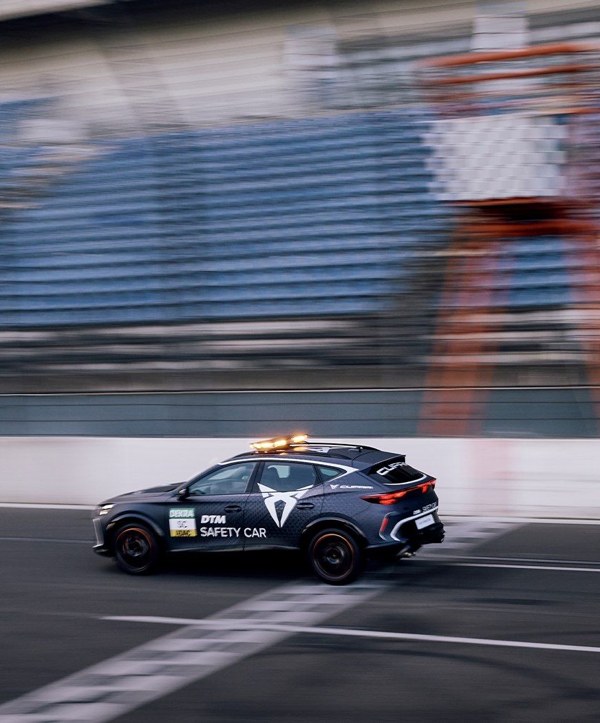 Der CUPRA Formentor in Fahrt bei der DTM.