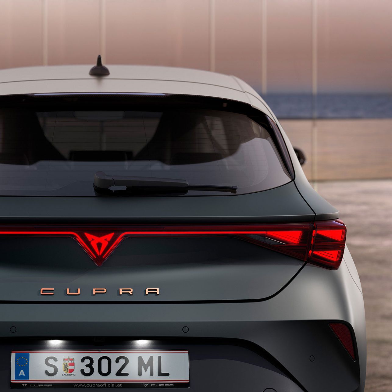 CUPRA Leon hátulról